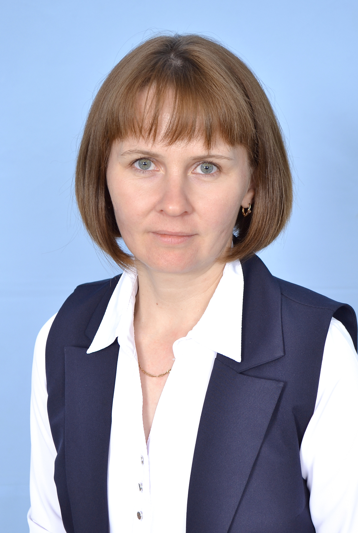 Эсенкулова Елена Николаевна.